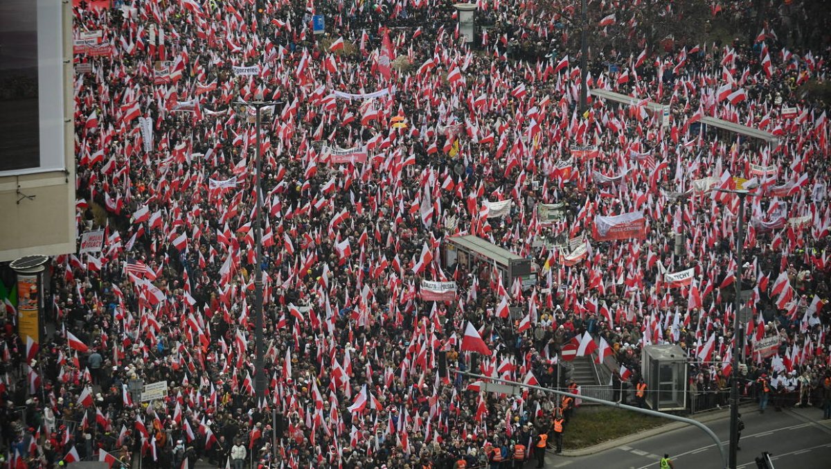Interwencje policji, ale atmosfera bez zakłóceń