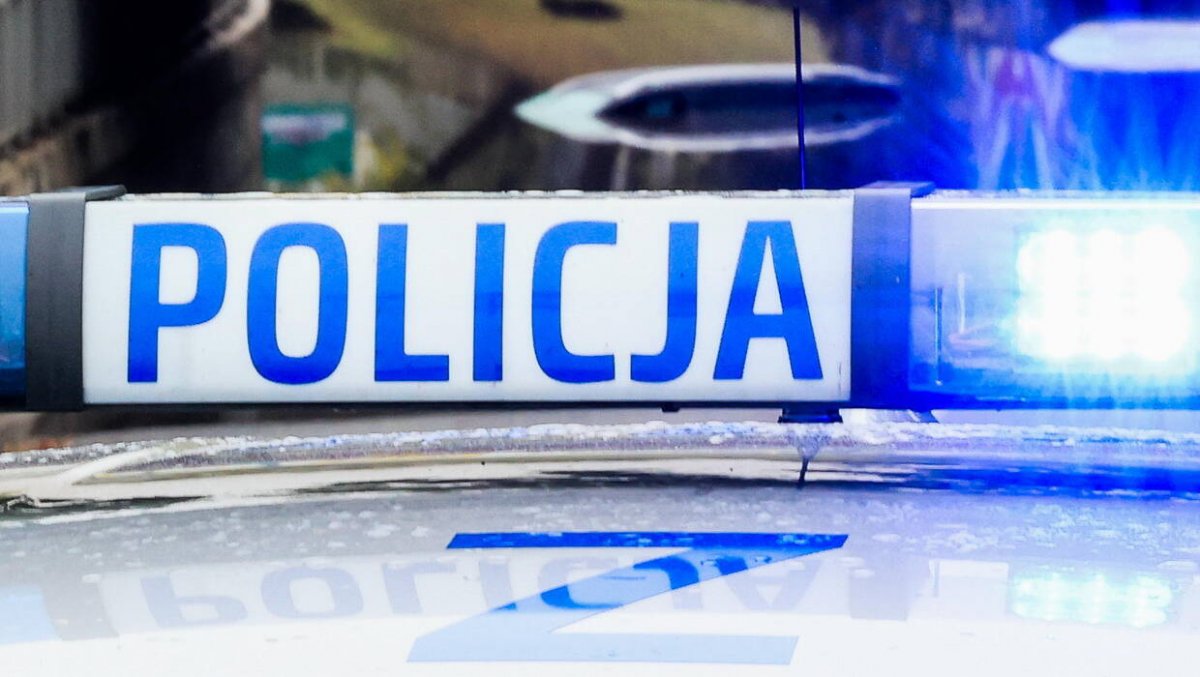 Nietrzeźwy kierowca busa przywiózł dzieci do szkoły