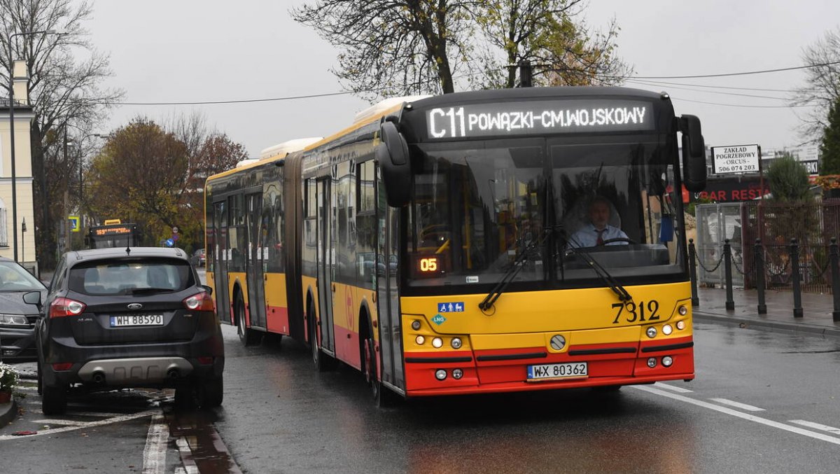 Warszawa w gotowości: to będą święta z rekordową ilością autobusów i tramwajów!
