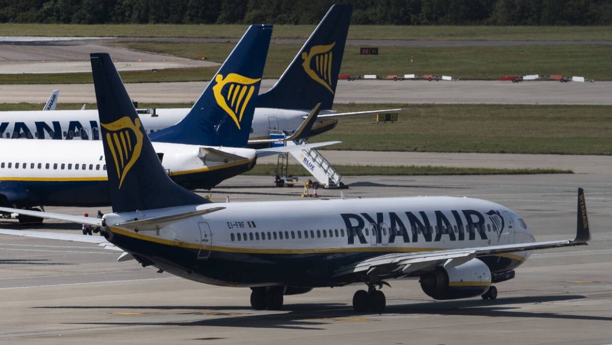 Ryanair grozi wycofaniem z Modlina – czy podróżni stracą tanie loty?