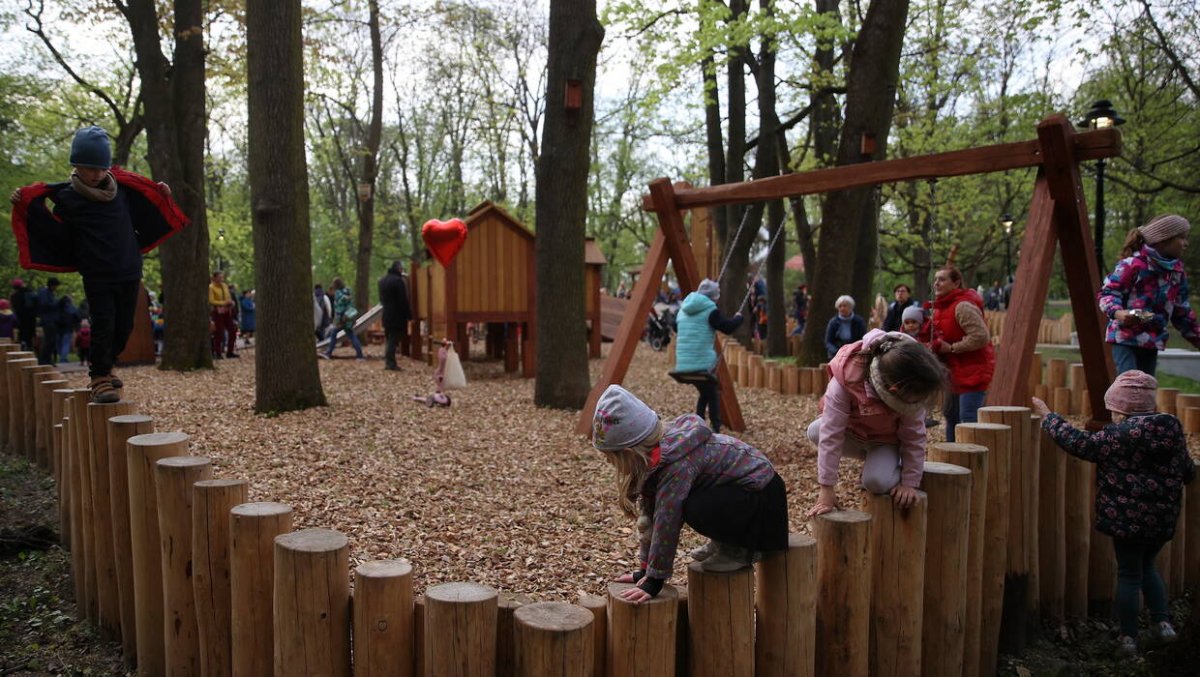 Dzietność w dół, mimo wsparcia – Polska wciąż się starzeje