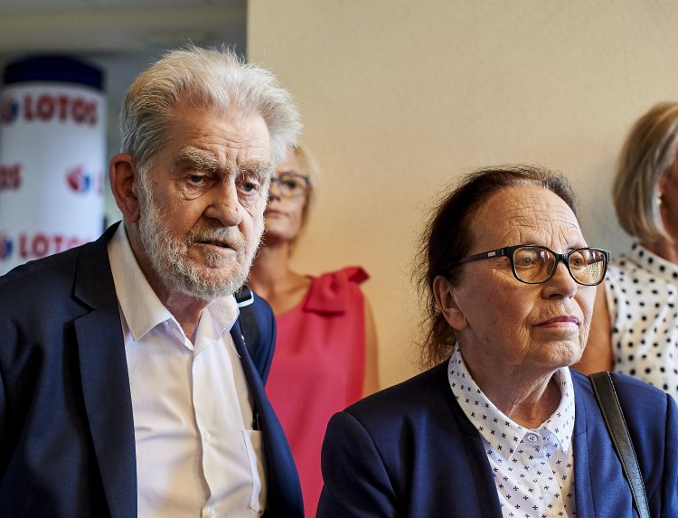PiS otrzymało ogromne wsparcie od Gwiazdów