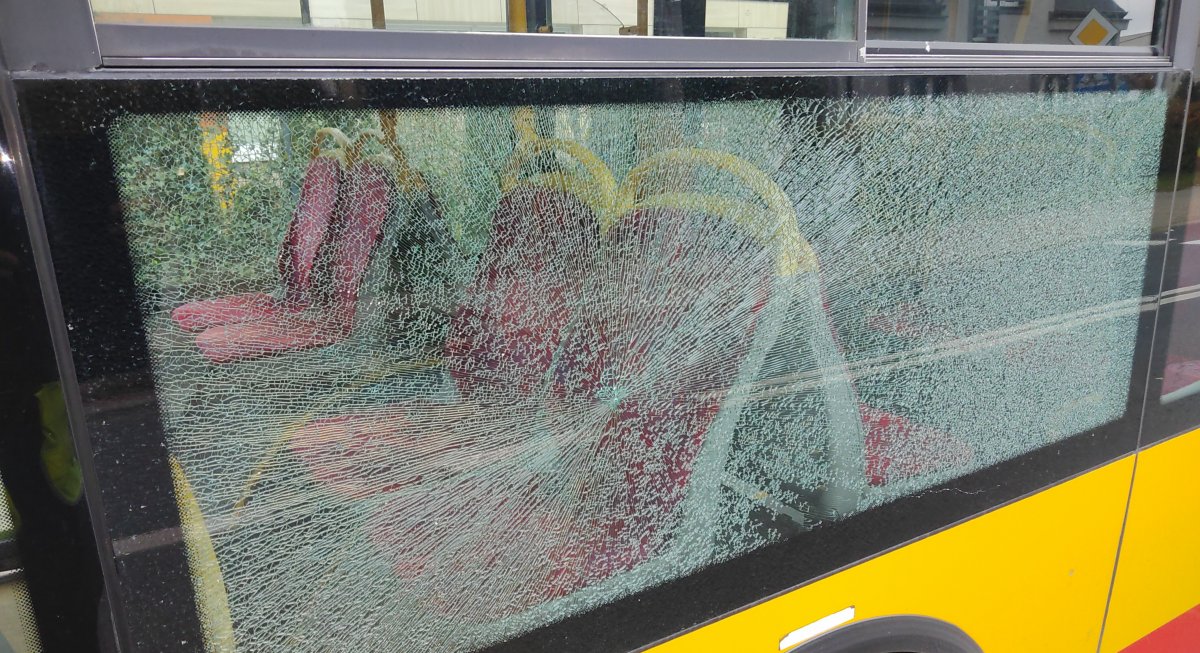 16-latkowie ostrzelali autobus: Co się dzieje z dzisiejszą młodzieżą?