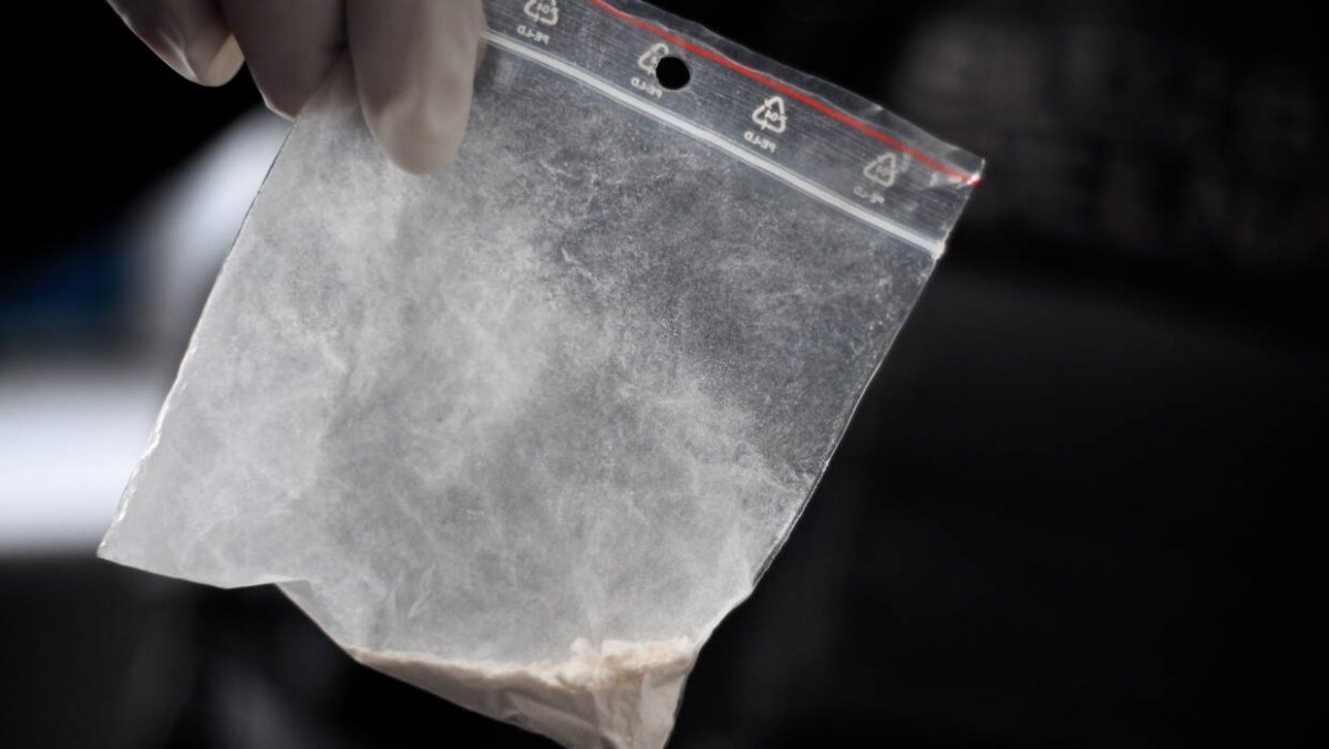 On, ona i ich 2 kg szczęścia w proszku – policja przerywa biznes na Bemowie!