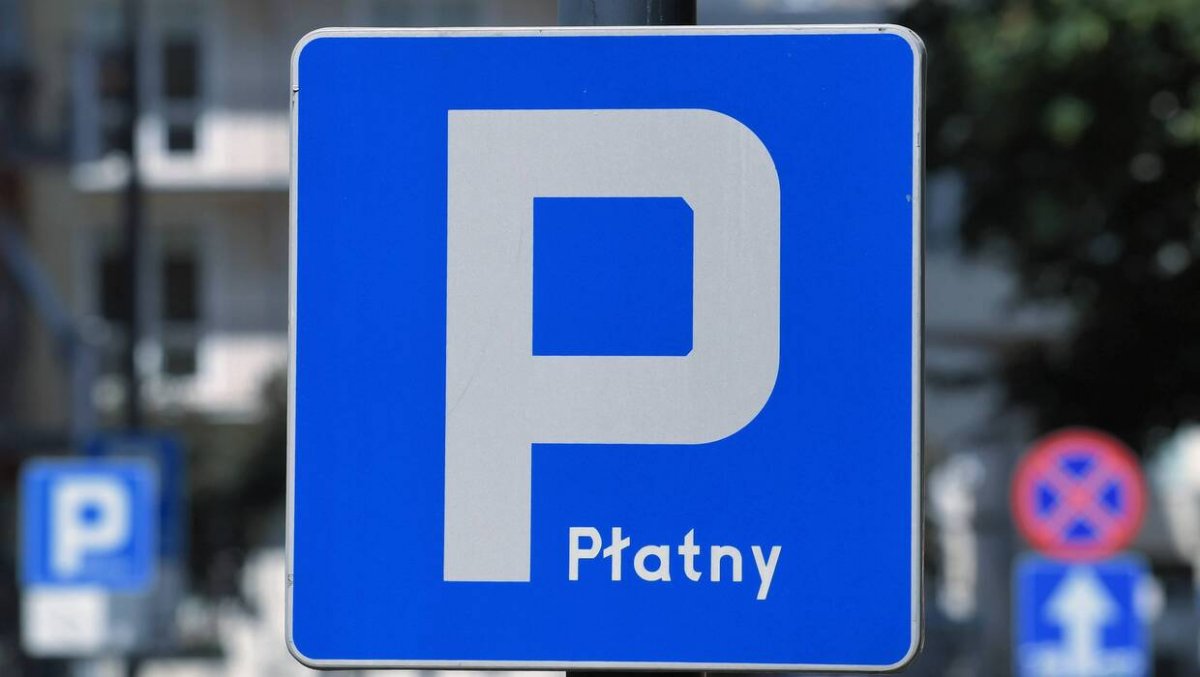 Parkowanie w stolicy coraz trudniejsze – teraz płacisz także na Saskiej Kępie