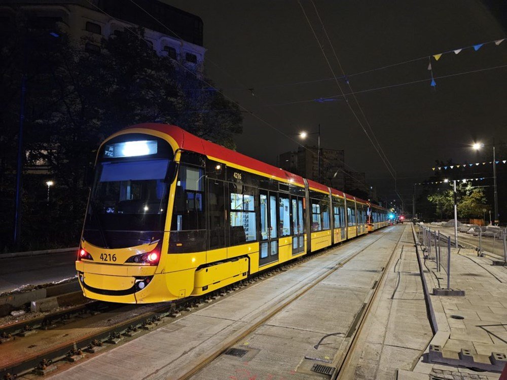 Pierwszy tramwaj Hyundai pojechał Belwederską w Warszawie