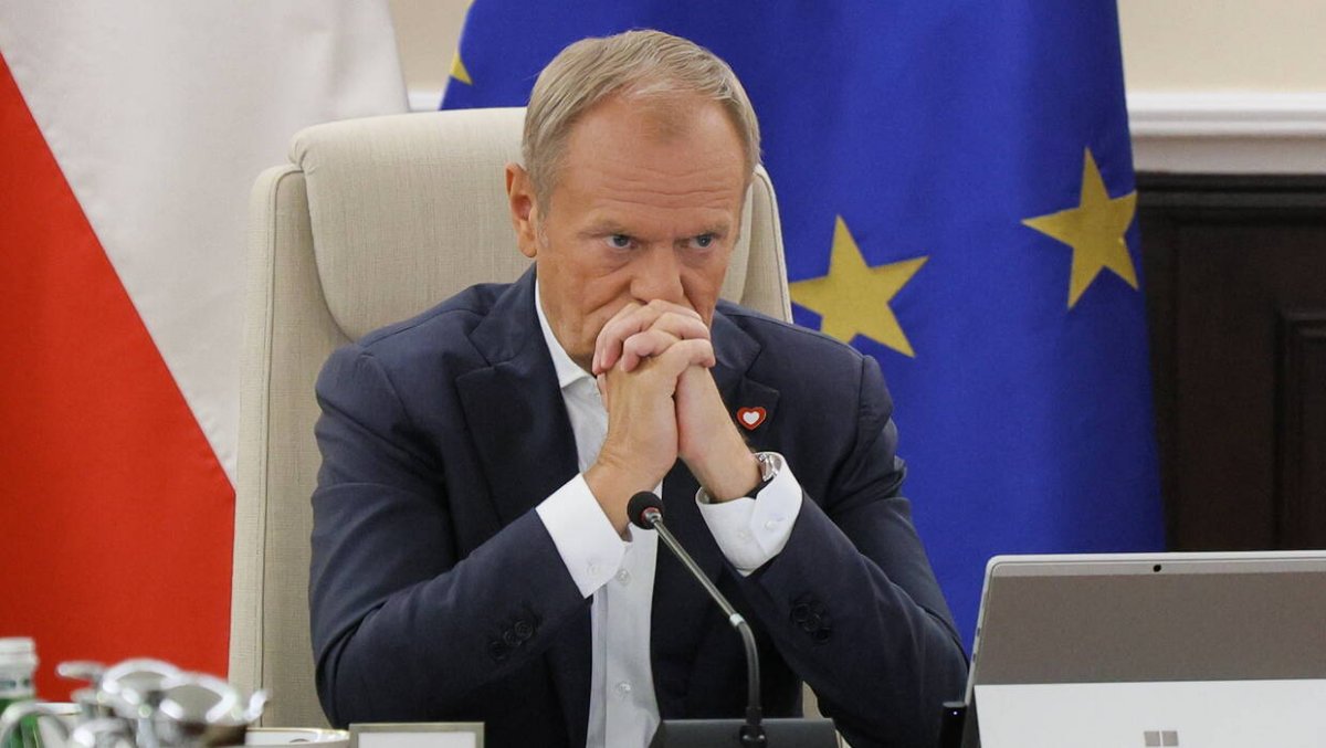 W obliczu tragedii: Polacy oceniają zaangażowanie czołowych polityków