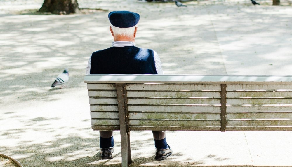 Senior niemal przekazał oszustom 1,5 mln zł