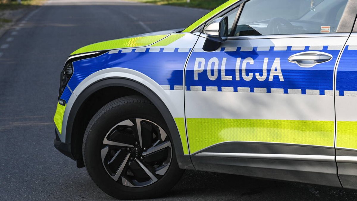 Porzucił samochód i uciekał z plecakiem pełnym narkotyków
