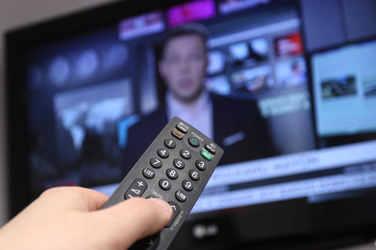 Amerykanin w areszcie. Wyrzucił z okna telewizor, który upadł obok ojca z córką