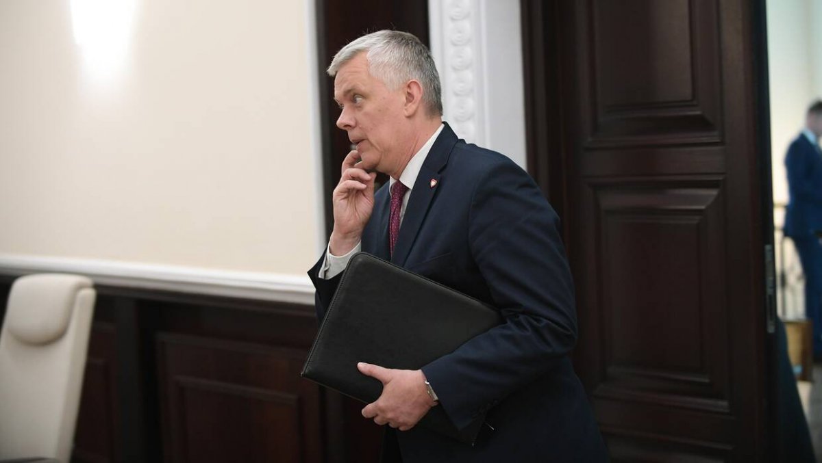 Siemoniak: aresztowana kolejna osoba związana z próbami aktów dywersji na terytorium Polski