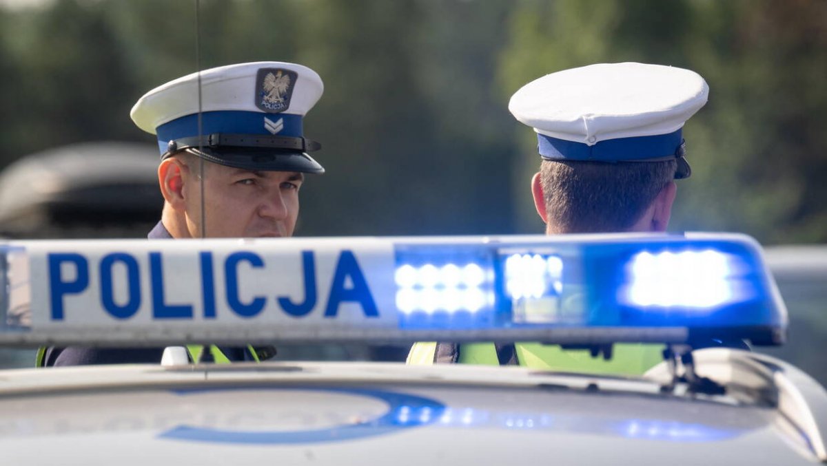 Policjanci zaskoczyli go, gdy weszli przez balkon