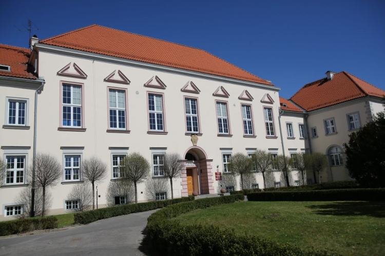 Warszawskie szkoły: Kto przebrnął przez pierwszy etap rekrutacji?