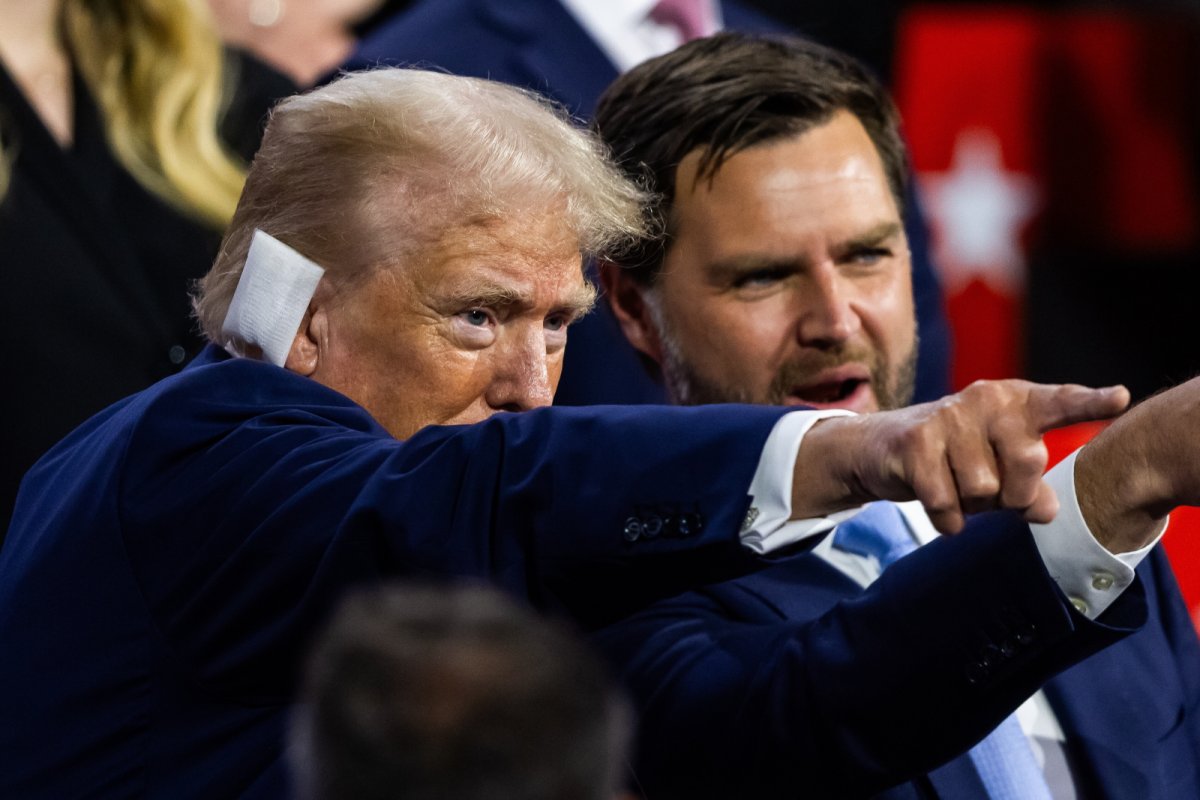 Dr Michał Krupa o duecie Trump-Vance: Szansa dla Polski? [NASZ WYWIAD]
