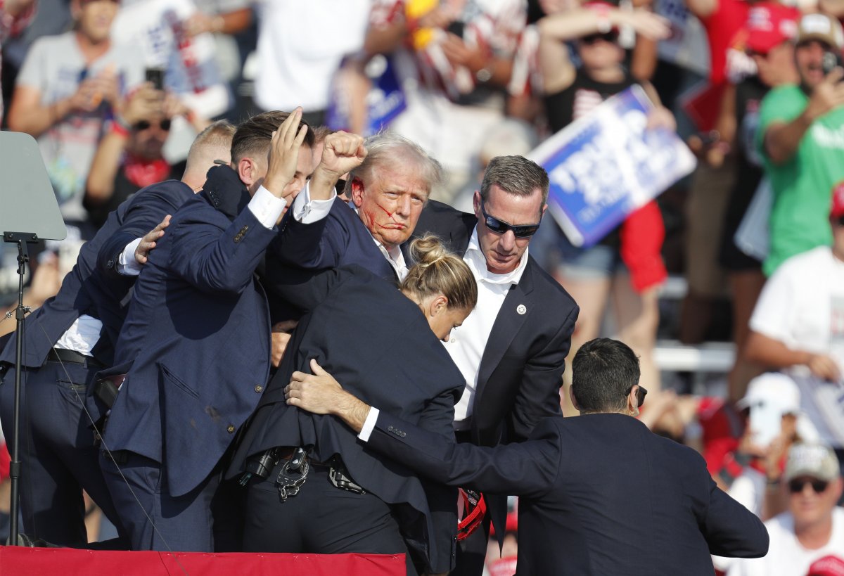 Zamach na Trumpa. Dwie osoby nie żyją! [PILNE]