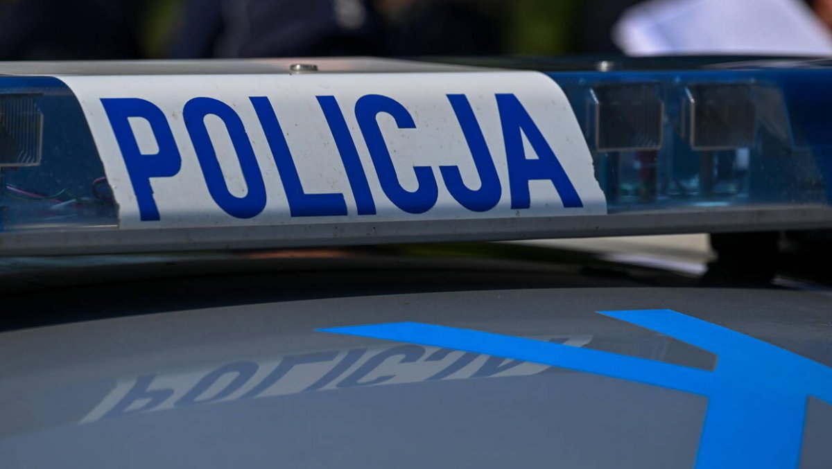 Brutalny Atak na Bielanach: 44-latek Walczy o Życie