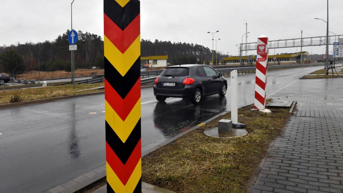 Siemoniak nie wyklucza wprowadzenia kontroli na granicy z Niemcami