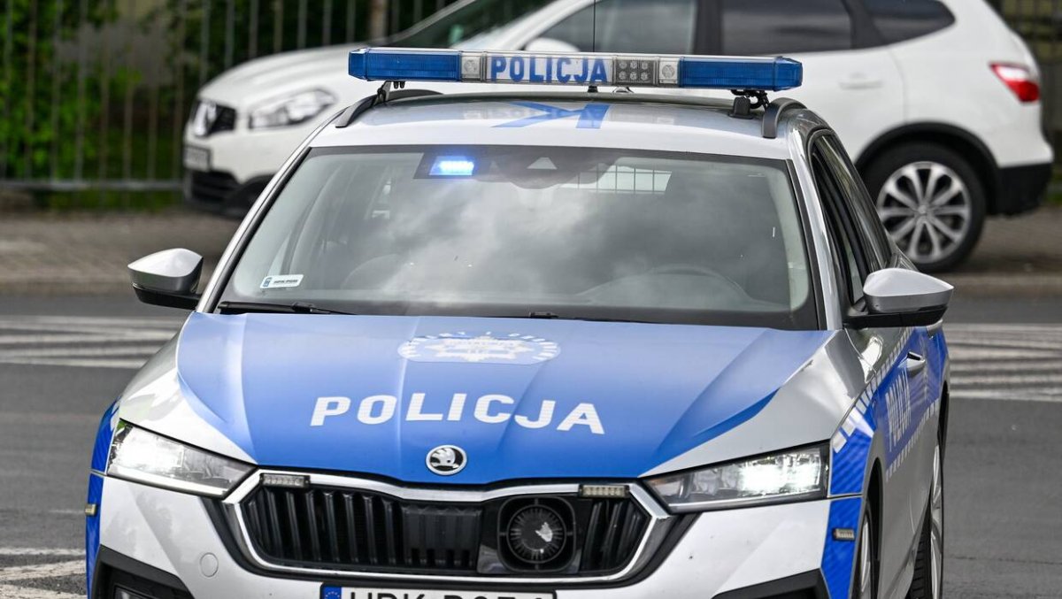 Policjant pomógł w dotarciu do szpitala poszkodowanemu w wypadku w pracy