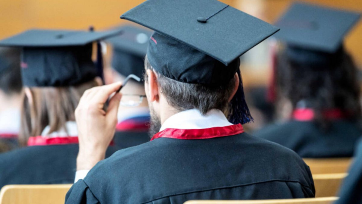 Warszawska uczelnia na szczycie – kto jest liderem edukacji w Polsce?