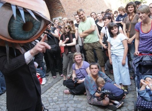 Teatry uliczne na I Festiwalu Form Wielu w Płocku
