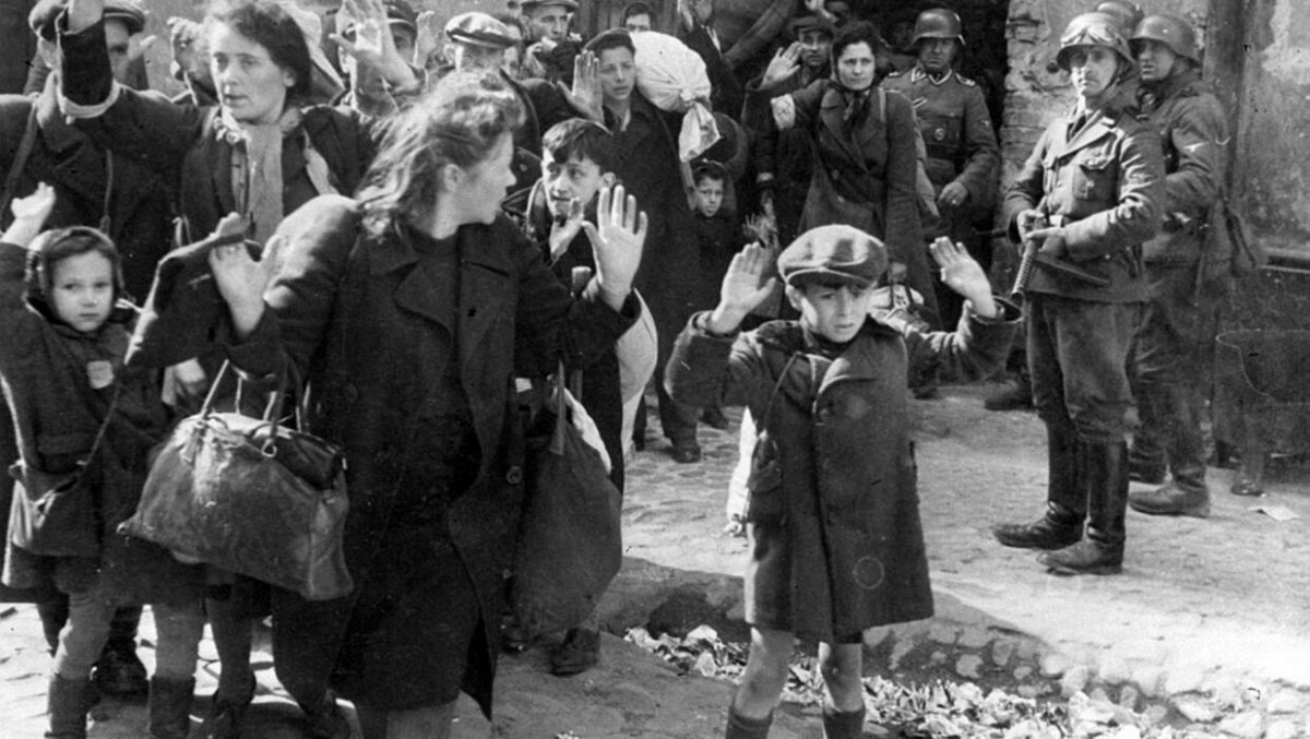 Różnorodne formy opowieści o historii są z nami przez całe życie
