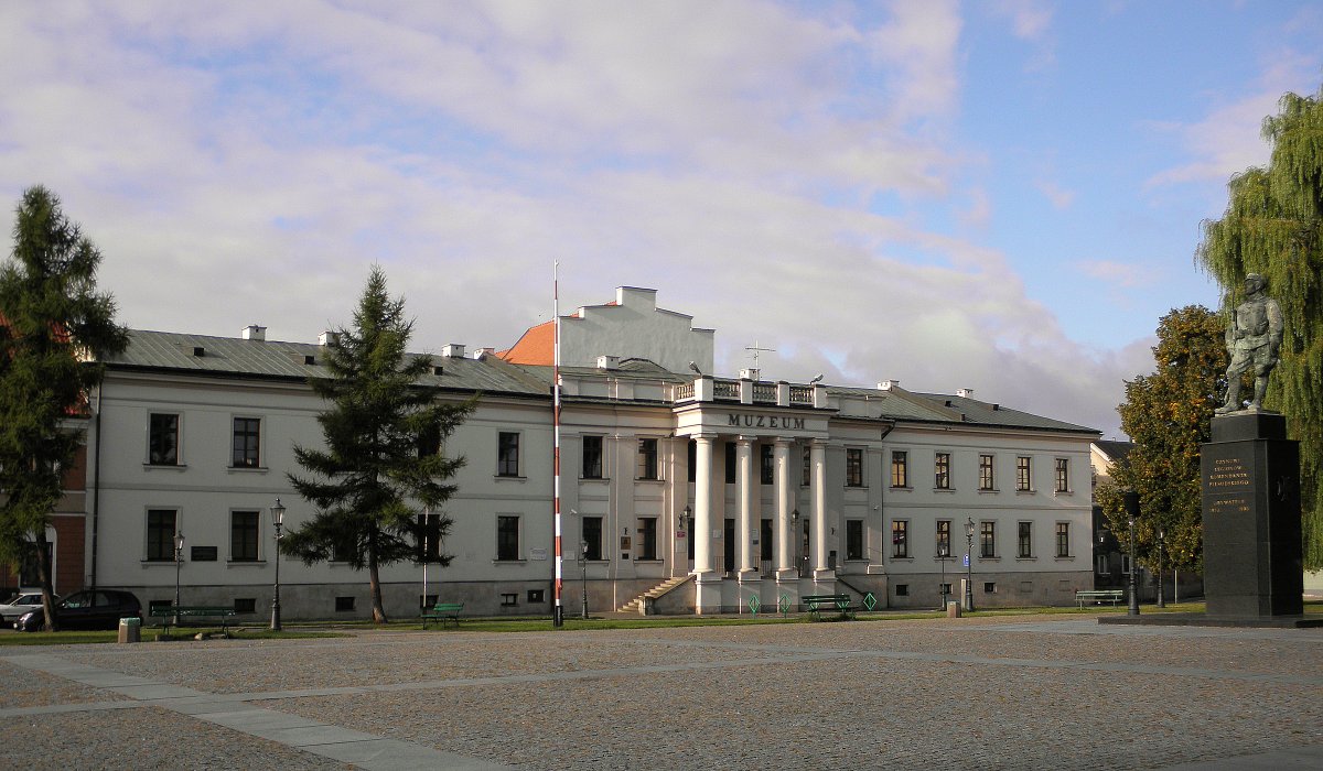 Kolonialne malowidła ścienne na wystawie w Radomiu