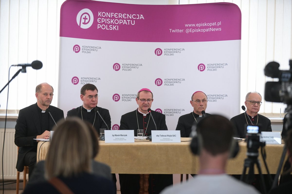 Sprzeciw biskupów wobec decyzji MEN w sprawie lekcji religii w szkole