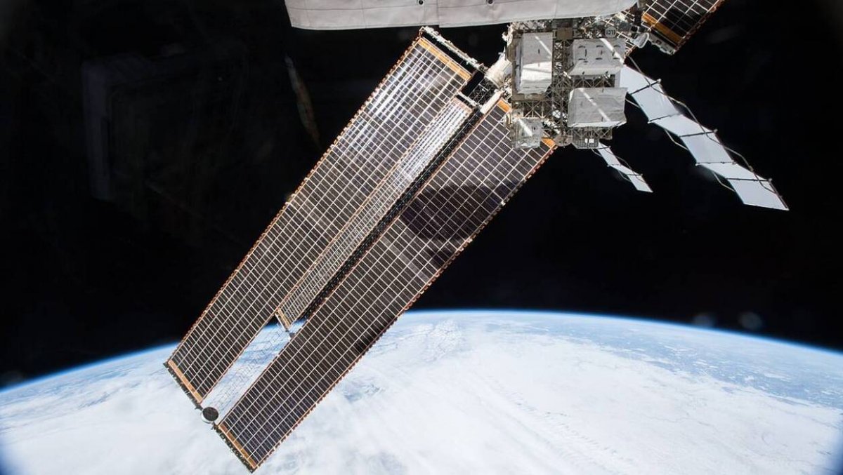 W kosmos w 2023 r. wysłano o 1170 proc. więcej satelitów niż 10 lat wcześniej