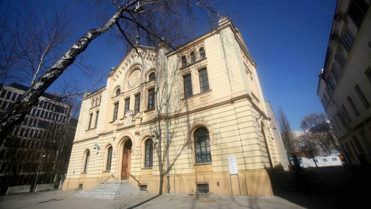Próba podpalenia synagogi w stolicy. Policja wykonuje czynności
