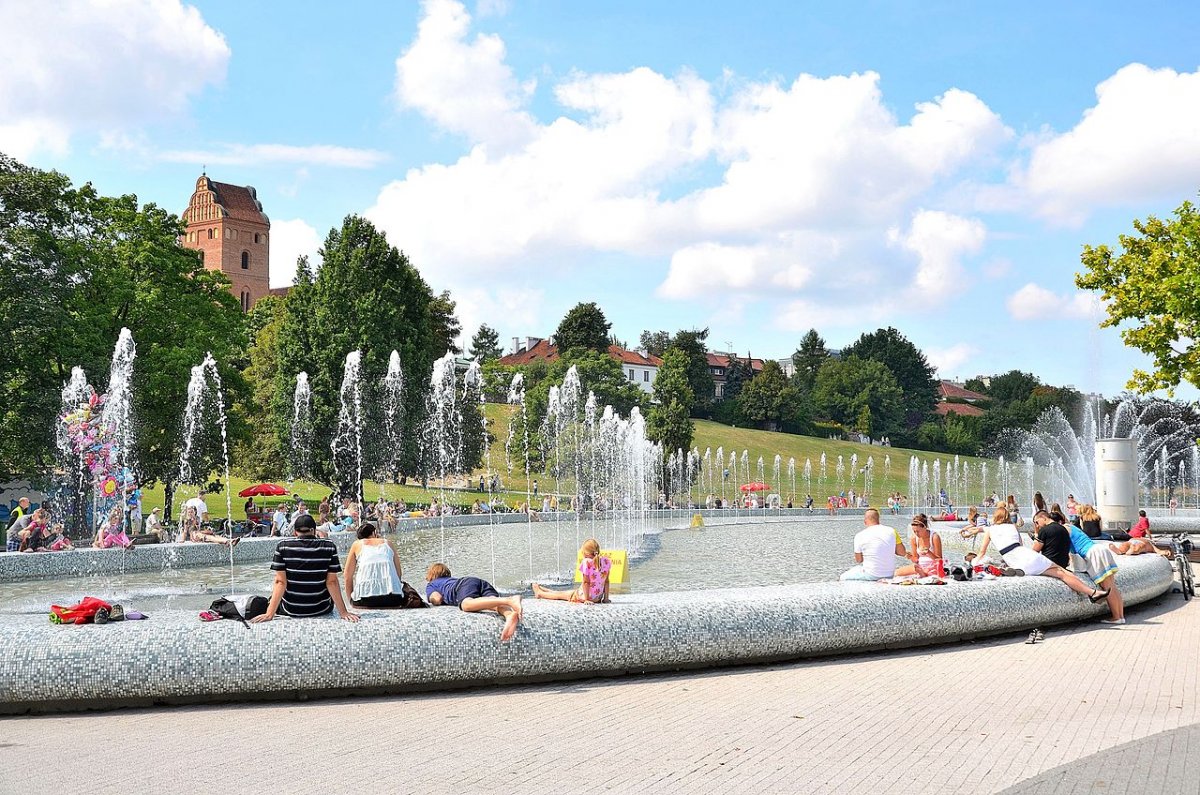 Tym razem iluminacja w rytm przebojów Abby. Początek już w majówkę