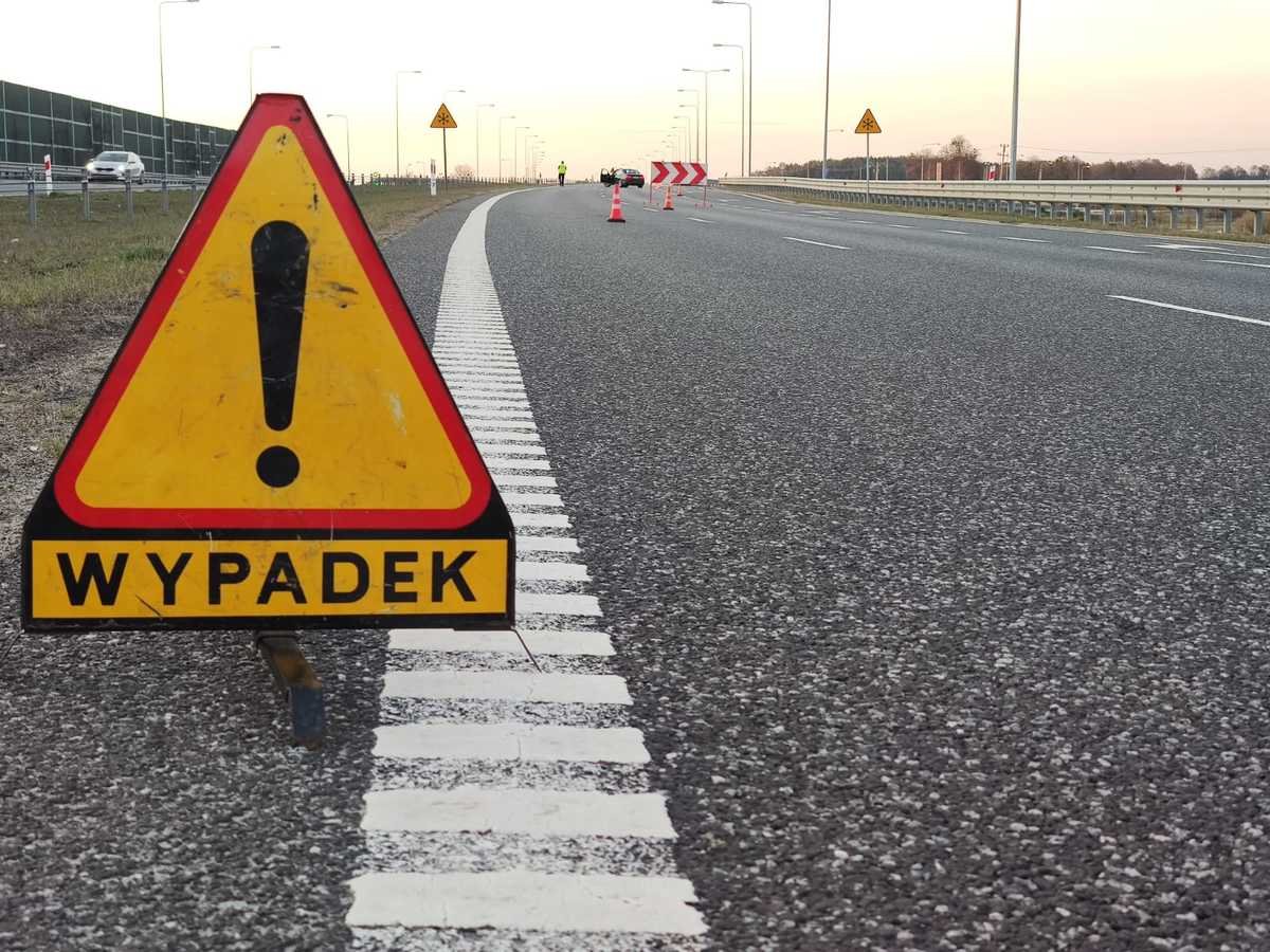 Siedem osób z obrażeniami po wypadku białoruskiego autobusu