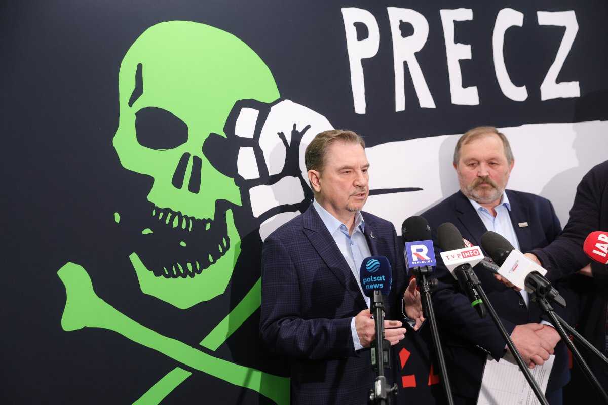 P. Duda: kiedyś komuna była czerwona, dziś jest zielona 