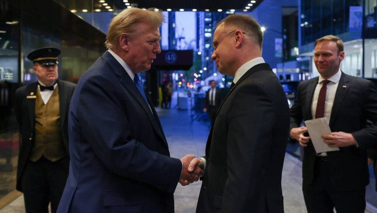 Polacy równo podzieleni w sprawie oceny spotkania Duda-Trump. Sondaż