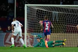  Barcelona odpadła, PSG w półfinale z Borussią Dortmund 
