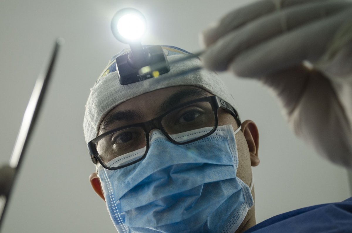 Pierwsze takie operacje dentystyczne na świecie przeprowadzają w Katowicach
