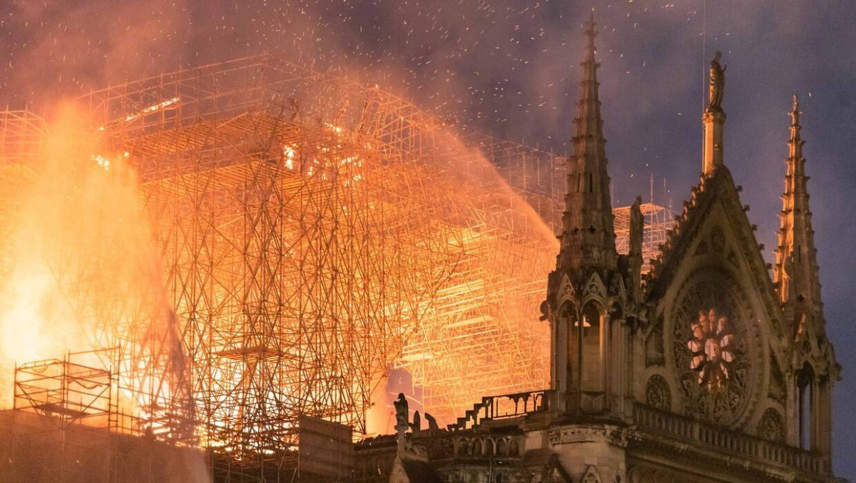 Pięć lat temu wybuchł pożar katedry Notre Dame. I kolejny raz uruchomił naszą wyobraźnię