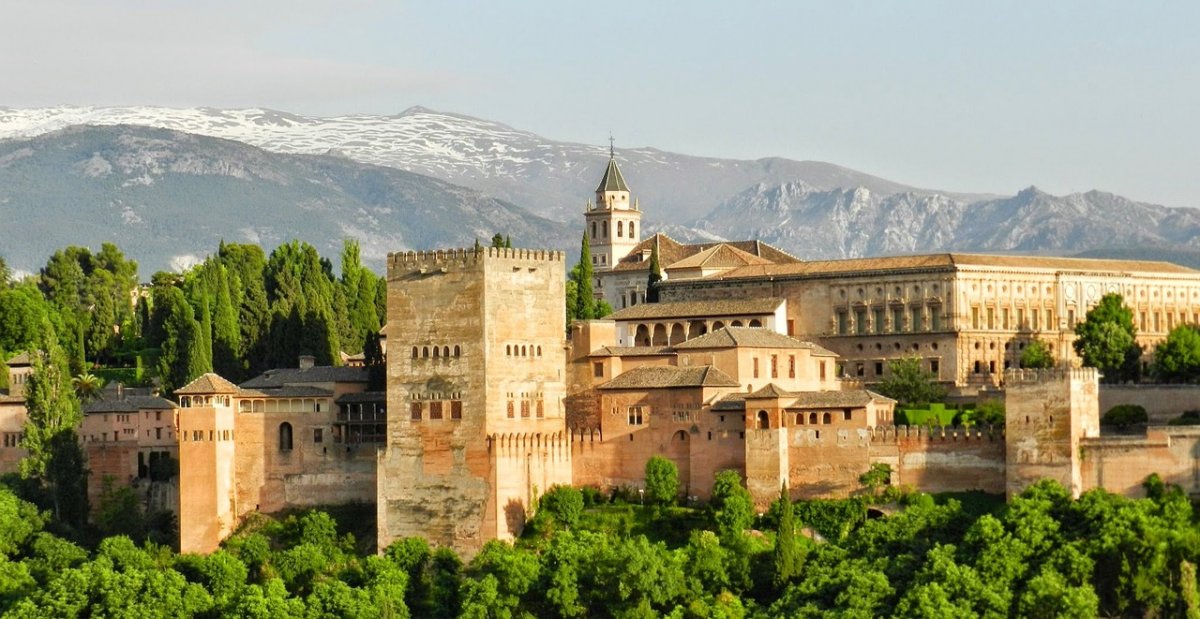 Alhambra: Mistyczna podróż przez czas i kulturę