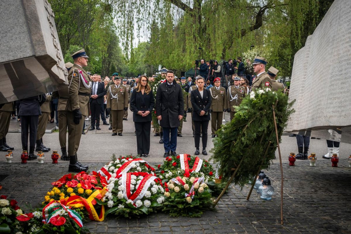 Na Powązkach obchody rocznicy katastrofy smoleńskiej