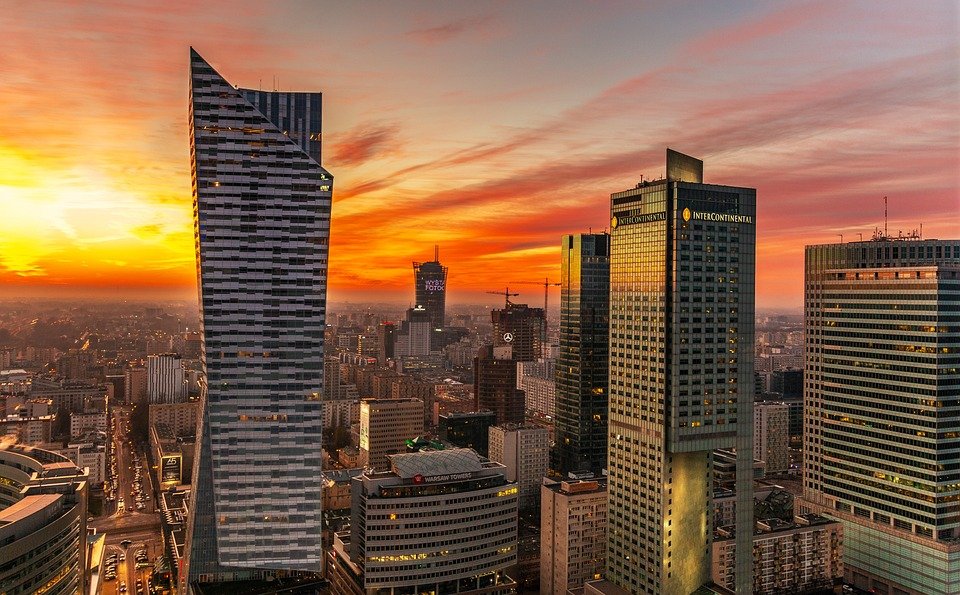 Raport: Polska na 23. miejscu najbardziej atrakcyjnych państw dla inwestorów