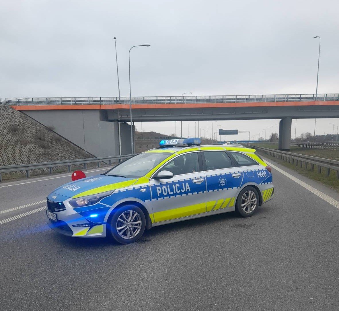 Tego nikt się nie spodziewał . Jechał wózkiem inwalidzkim trasą S61