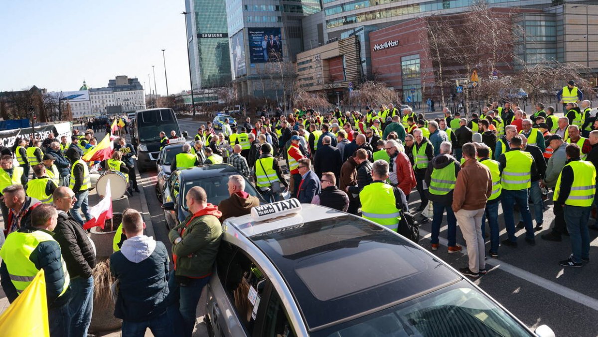 Taksówkarze w Warszawie domagają się podniesienia stawki za kilometr