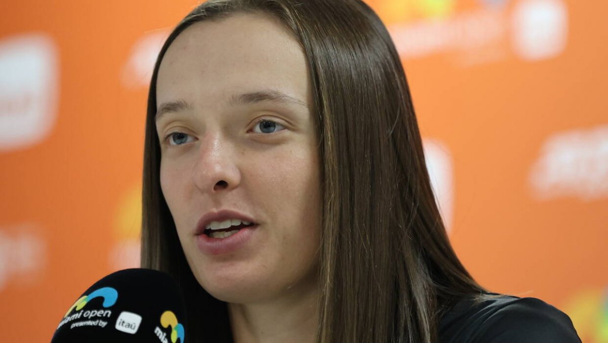 Turniej WTA w Miami - Świątek w 1/8 finału po trzech setach z Noskovą