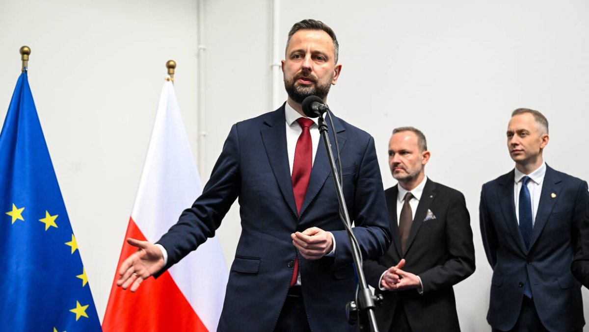 Szef MON zapowiada budowę bazy śmigłowców na lotnisku w Świdniku 