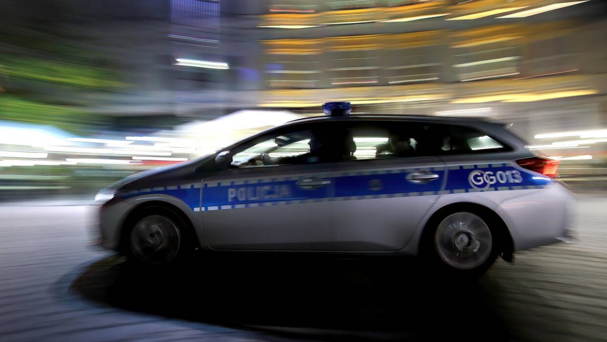 Podczas pościgu policjanci postrzelili 15-latkę w udo. Dziewczyna trafiła do szpitala