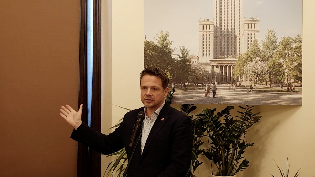 Trzaskowski: trudno mi być na wielu debatach