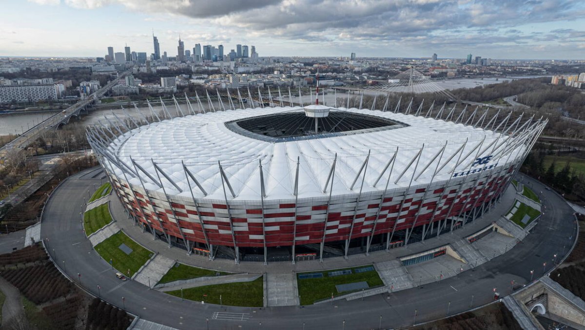 Co z dachem stadionu w trakcie meczu? Zapadła decyzja