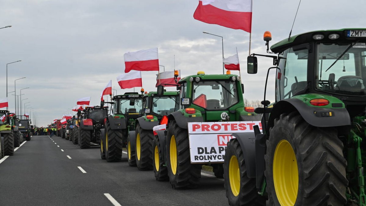 Utrudnienia na S7 pod Mławą w związku z protestem rolników