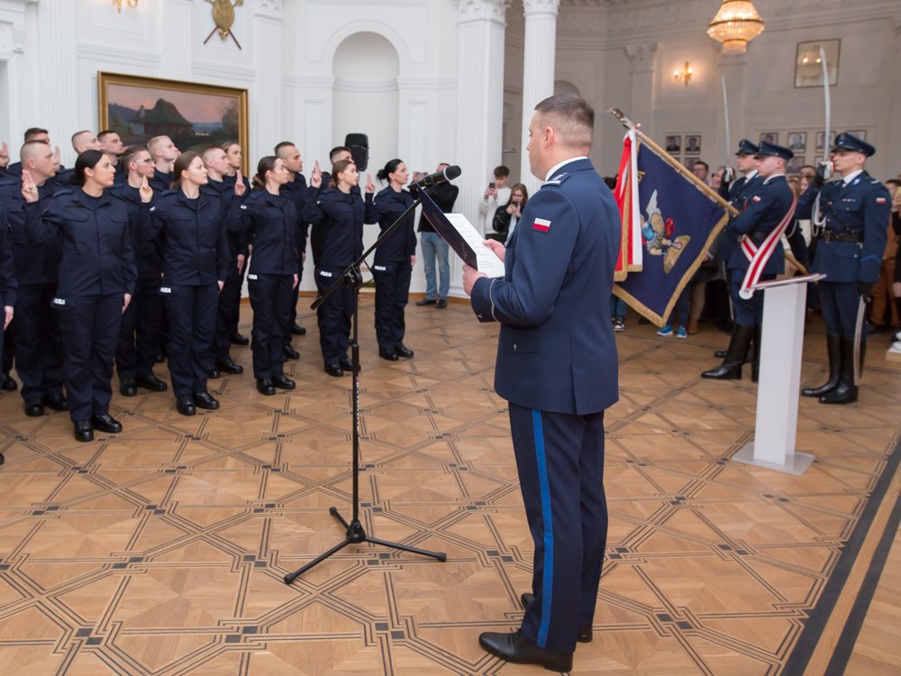 Ślubowanie nowych policjantek i policjantów