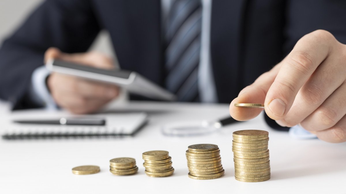 Raport: 43 proc. firm planuje podwyżki pensji, to więcej niż 2023 r.