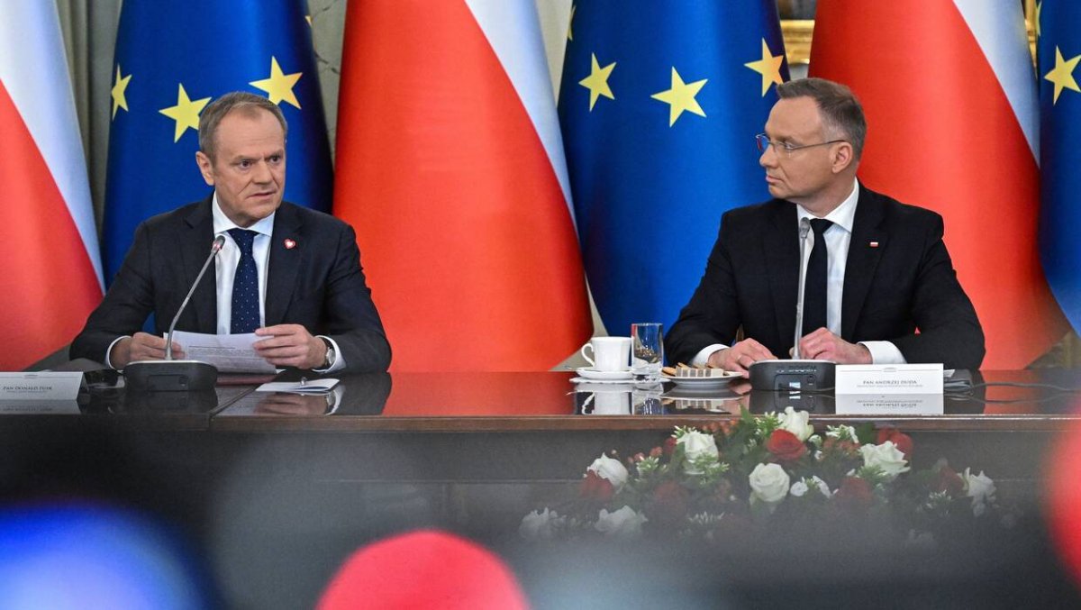 Buzek: zaproszenie prezydenta i premiera na spotkanie z prezydentem USA oznacza, że jest spore zagrożenie